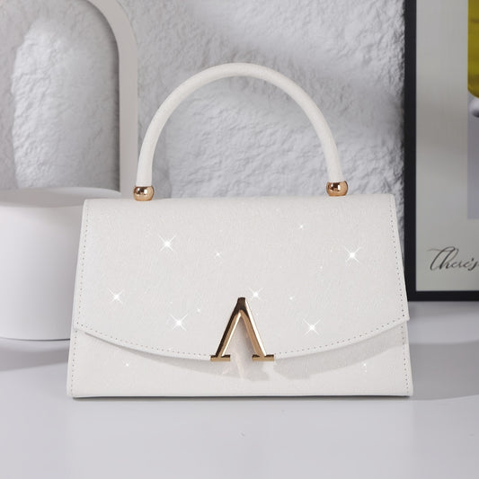 A New Elegant Evening Bag for Women That Combines Grace And Allure, Making You The Star of The Event. It Features a Detachable Chain, Serving As a Stylish Clutch for Parties, Weddings, And Formal Occasions. This Chic And Vers