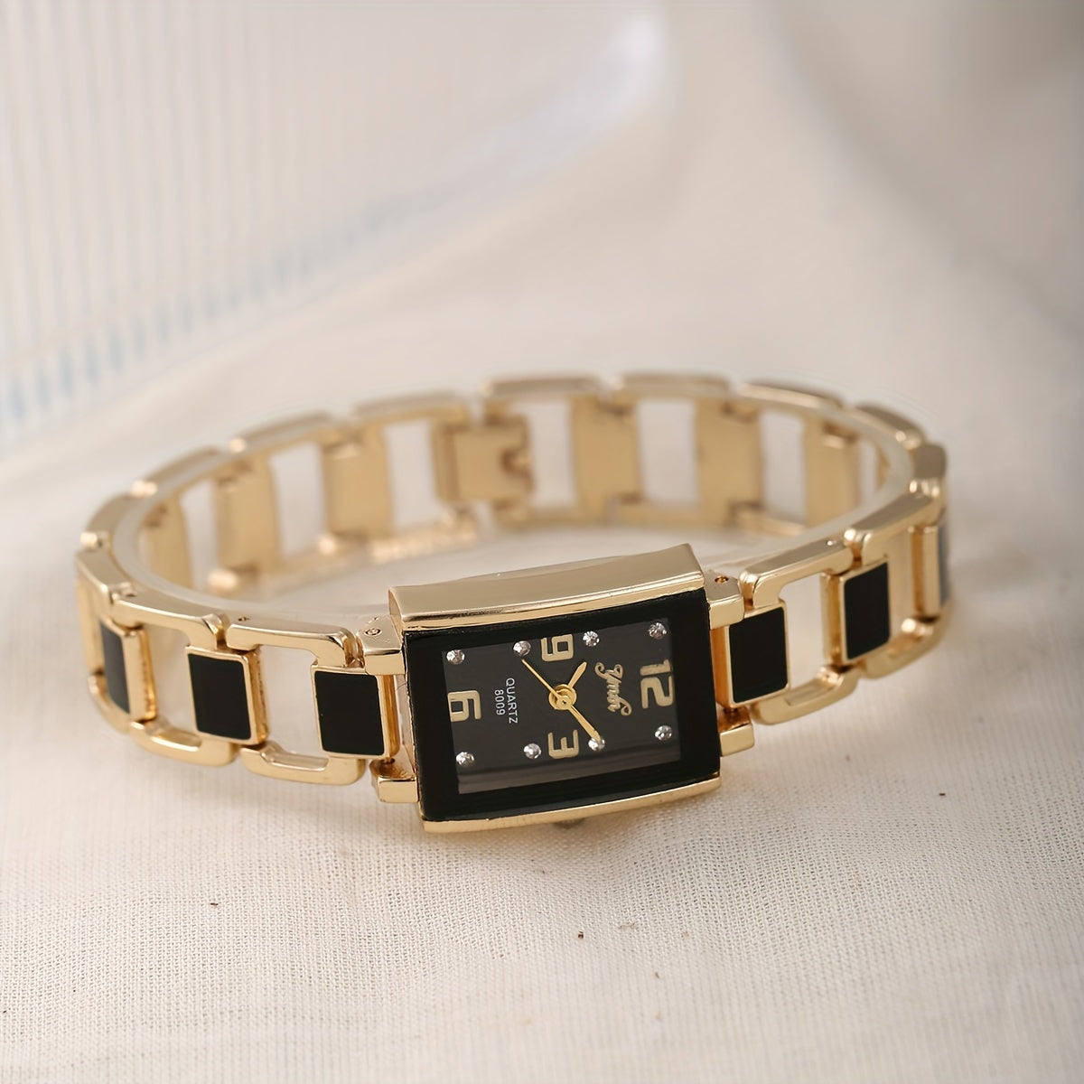 Stylish and Versatile Vintage Minimalist Quartz Watch Set of 5 Black Square Rhinestones Jewelry, Elegant Overall Look | Vintage Minimalist Watch