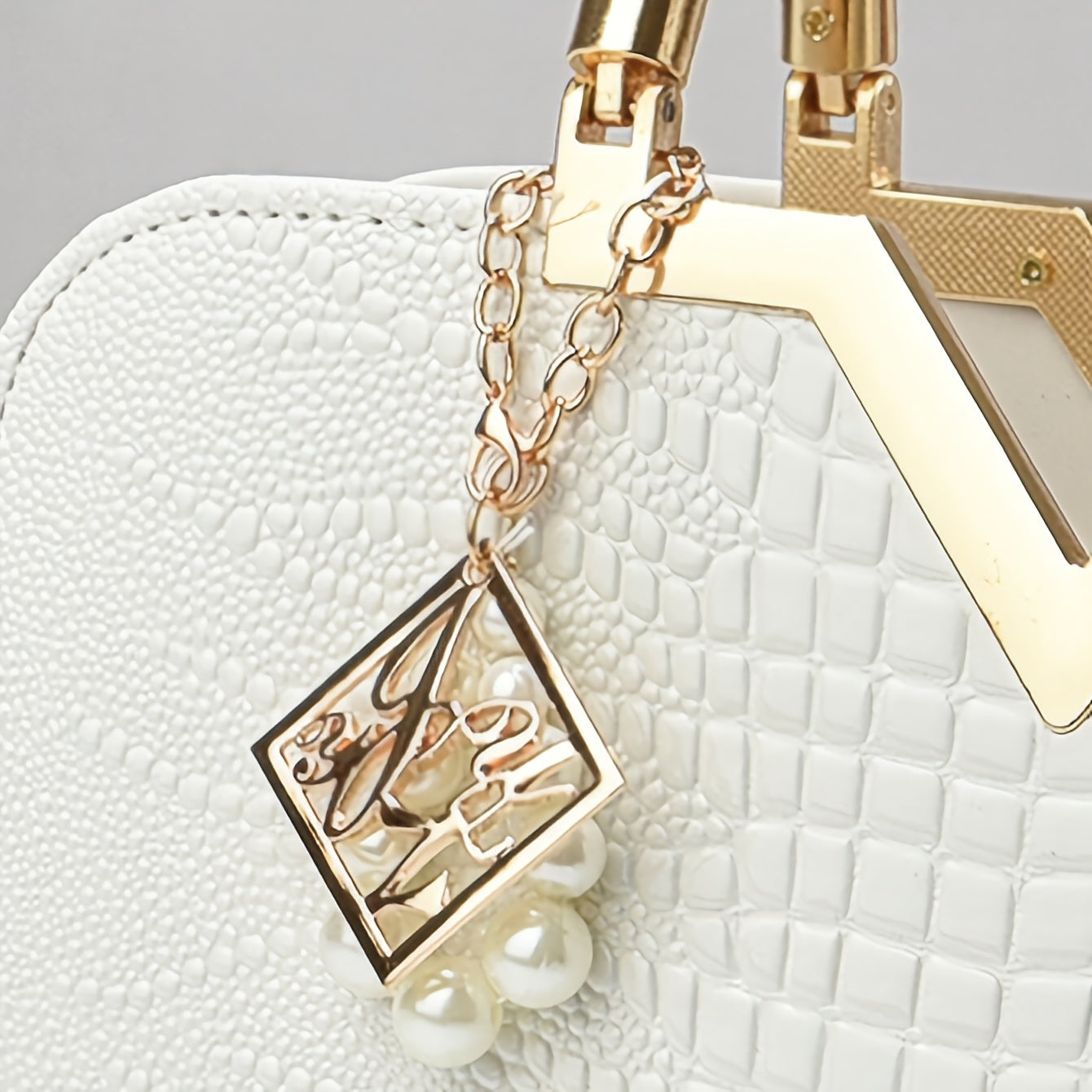 Elegant Crocodile Pattern Handbag for Women - Versatile Large Capacity Shoulder & Handbag, Glossy White Finish with Golden Accents, Perfect for Work, Date Night, Or Casual Outings, Commuter Handbag | Vneck Tote | Zipper Closu