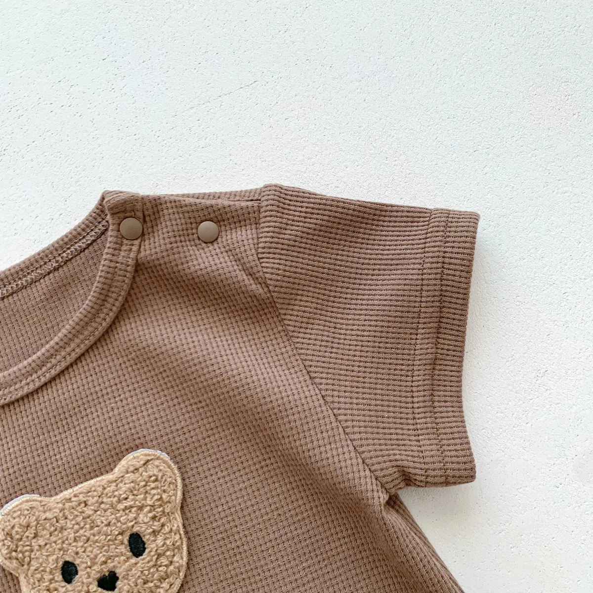 Combinaison d'été pour bébés filles et garçons, manches courtes, Patch gaufré, ours, nouveau-né, barboteuse en coton, chapeau cadeau avec oreille, nouvelle collection