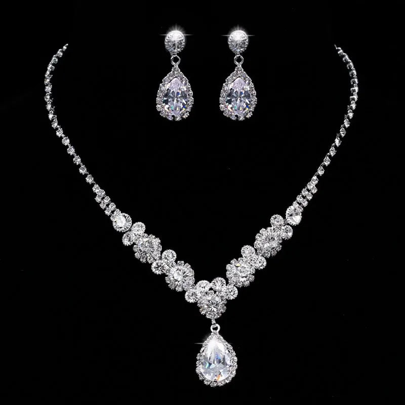 Ensemble de bijoux en diamant Imitation Moissanite, Flash d'explosion, pendentif de luxe, collier et boucles d'oreilles pour femmes, nouvelle collection