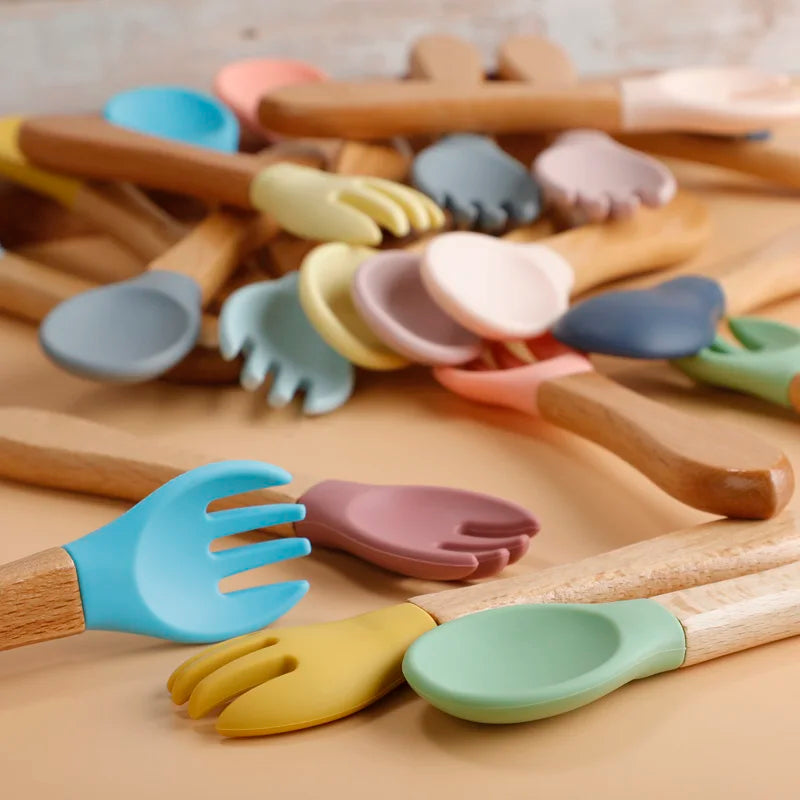 2 pièces/ensemble vaisselle bébé cuillère fourchette ensemble enfants Silicone bois alimentation formation bébé vaisselle couverts bébé alimentation fournitures