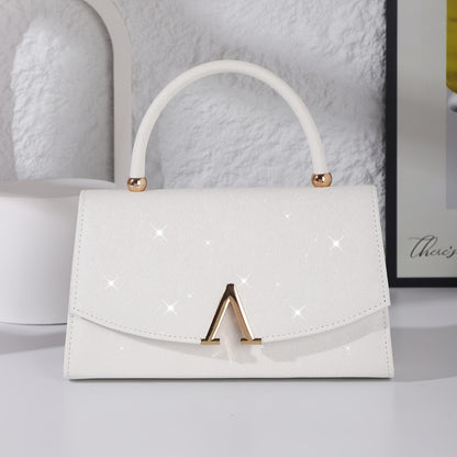 A New Elegant Evening Bag for Women That Combines Grace And Allure, Making You The Star of The Event. It Features a Detachable Chain, Serving As a Stylish Clutch for Parties, Weddings, And Formal Occasions. This Chic And Vers