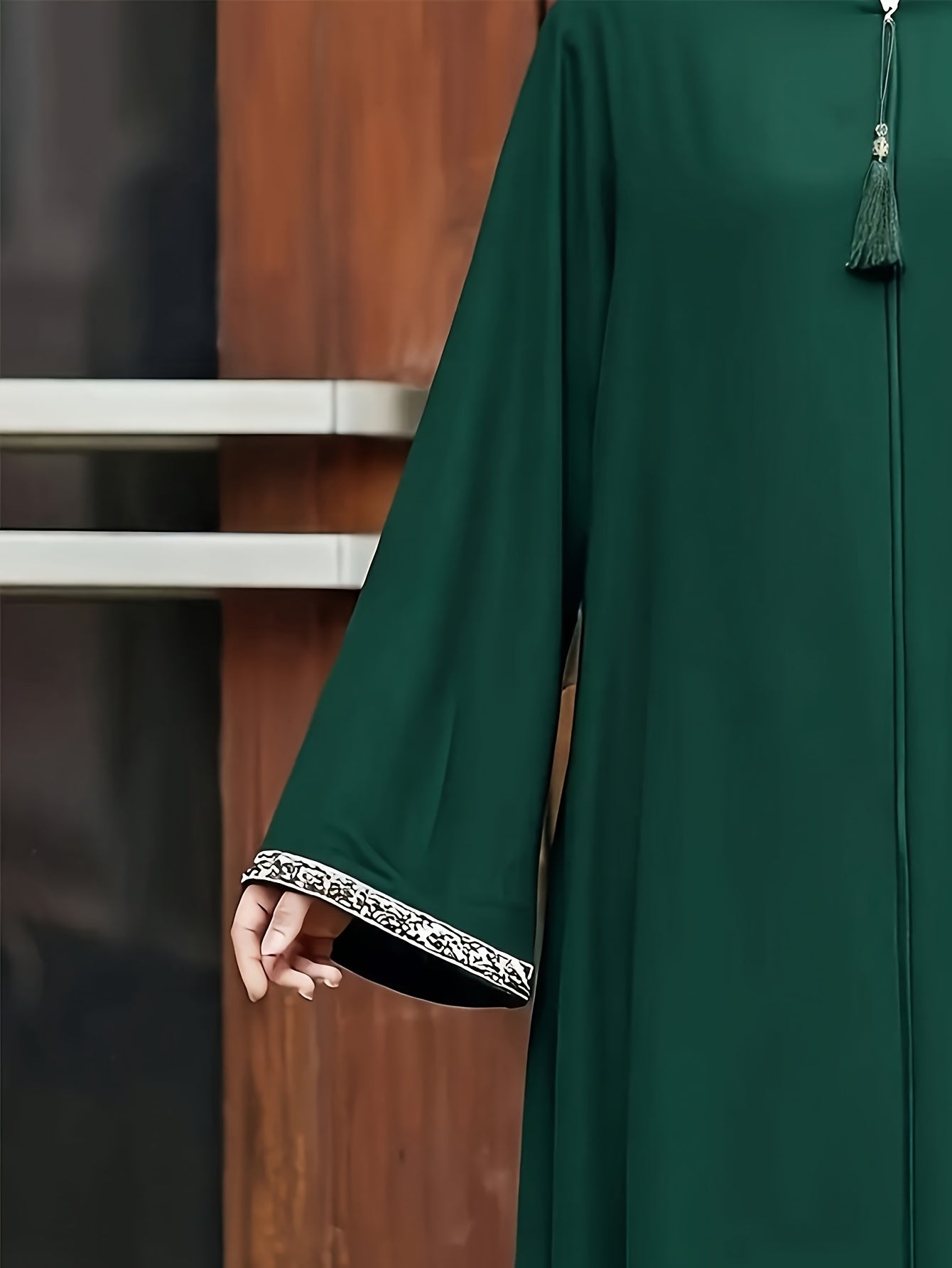 Long-sleeve zip-up kaftan dress, elegant maxi dress with contrast trim and fringe