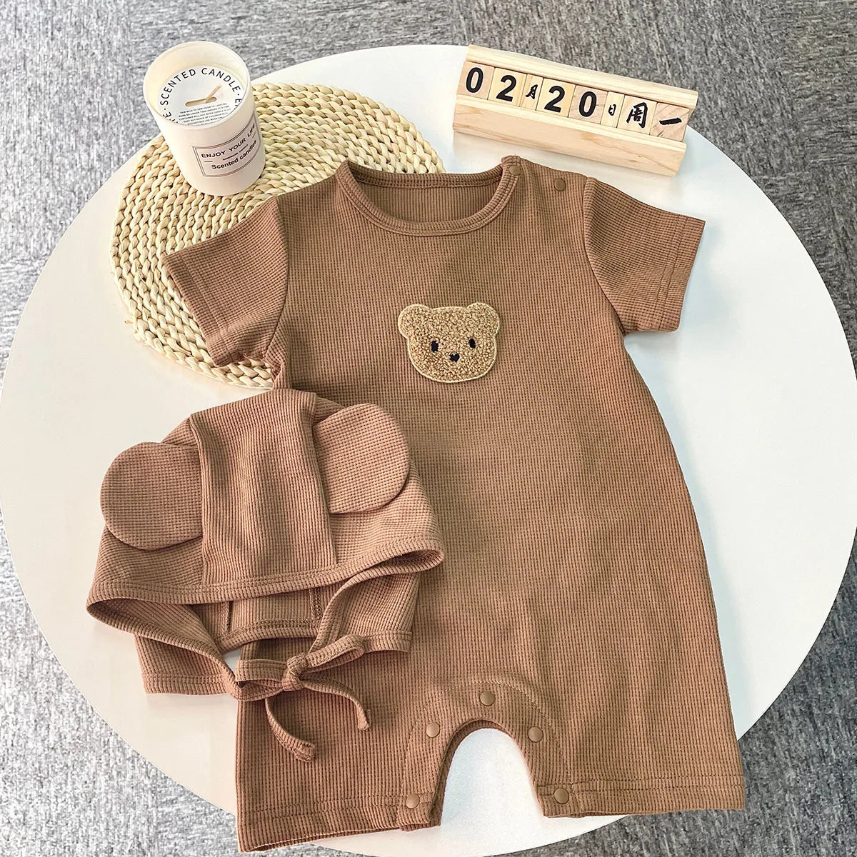 Combinaison d'été pour bébés filles et garçons, manches courtes, Patch gaufré, ours, nouveau-né, barboteuse en coton, chapeau cadeau avec oreille, nouvelle collection