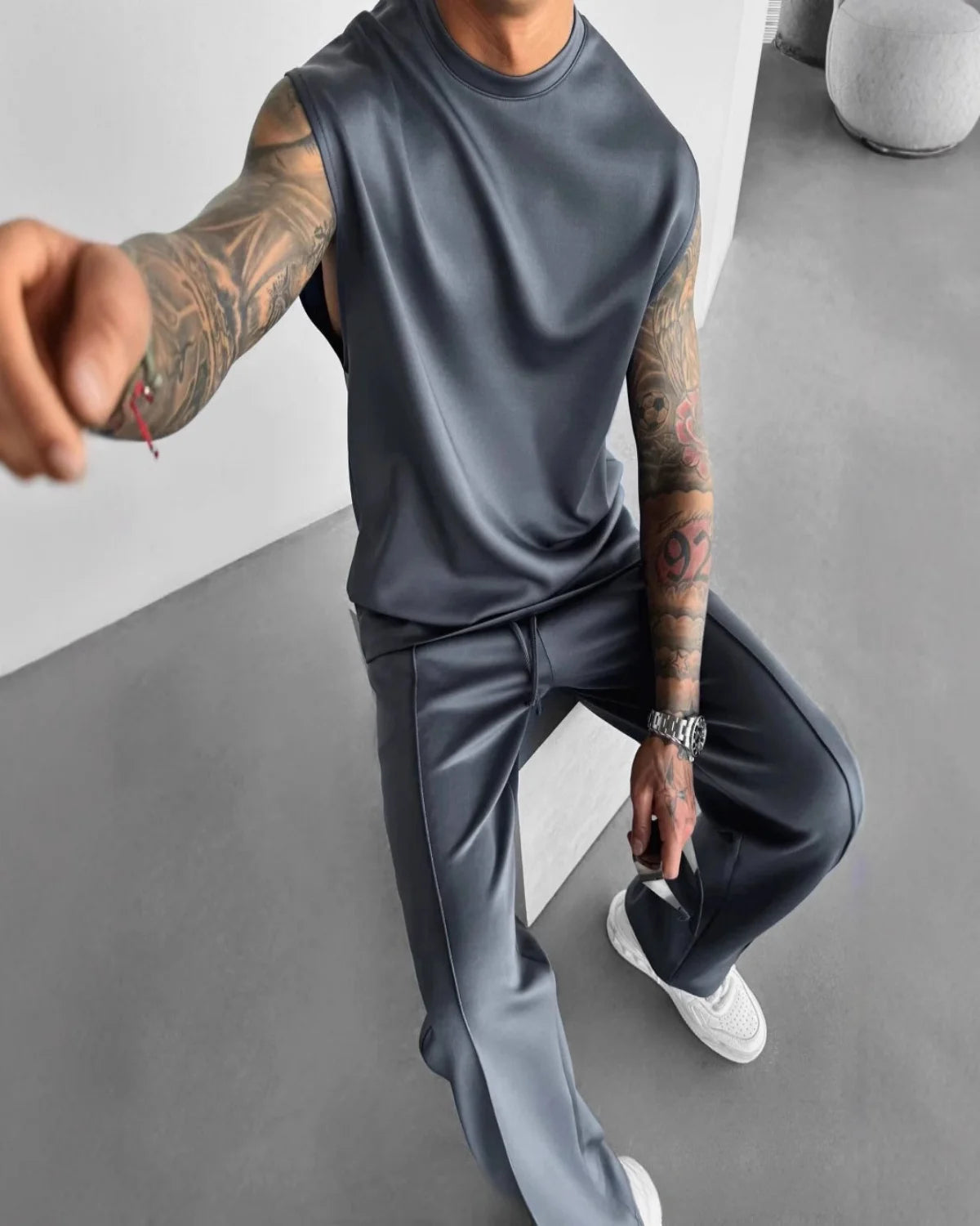 Nouveau costume de sport sans manches d'été 2025 pantalon de couleur unie décontracté pour hommes vêtements pour hommes gilet ensemble deux pièces,