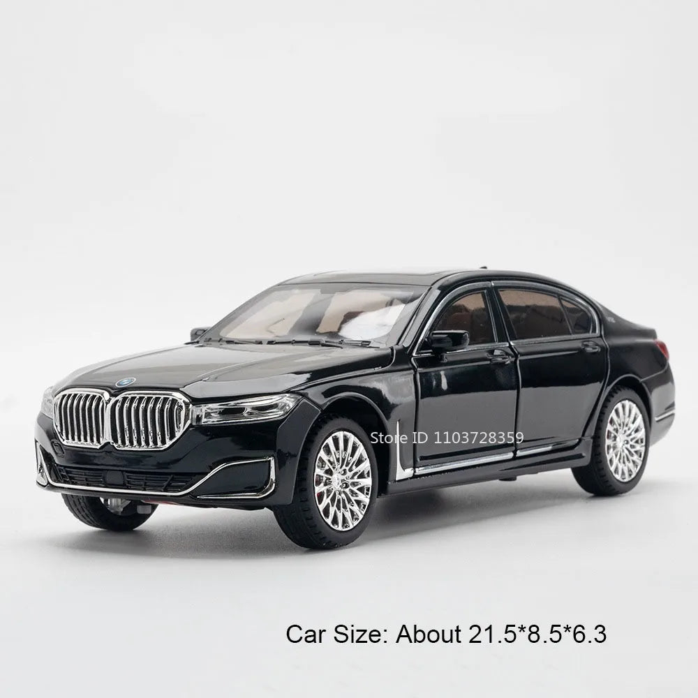 Modèle de voiture jouet Miniature M4 760Li 1:24, en alliage moulé sous pression, son et lumière, portes ouvertes, traction arrière, Absorption des chocs, véhicules jouets, cadeaux pour enfants