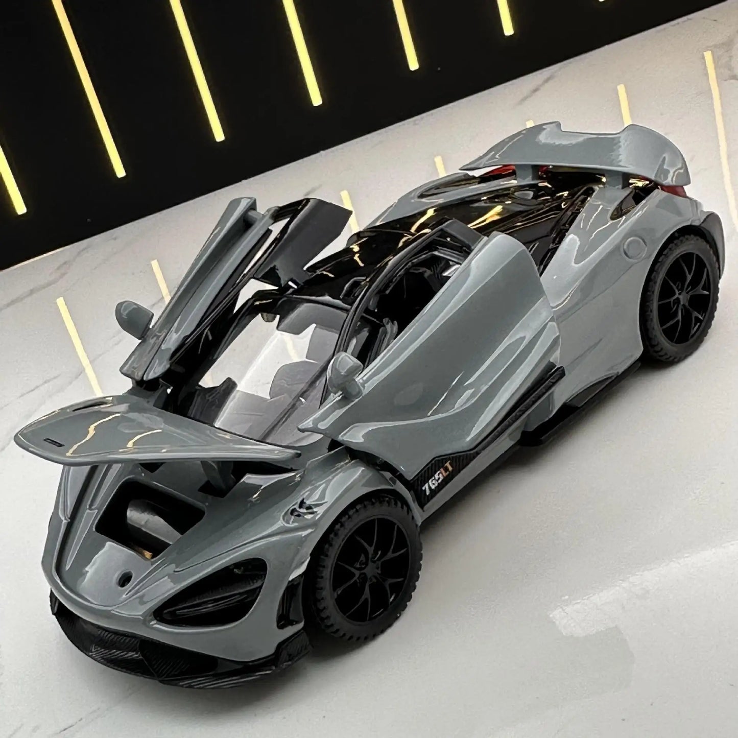 1: 32 Malaren 765TL rapide et furieux 7 modèle de voiture en alliage moulé sous pression jouet avec son et lumière véhicules décoration jouets pour enfants cadeau