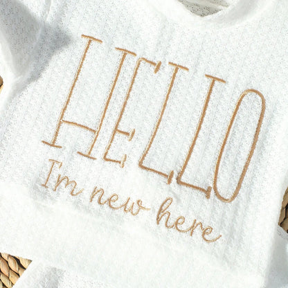 Ylsteed "bonjour" broderie nouveau-né photographie accessoires infantile barboteuse combinaison avec chapeau à nœud bébé à la maison tenue bébé Photo cadeau