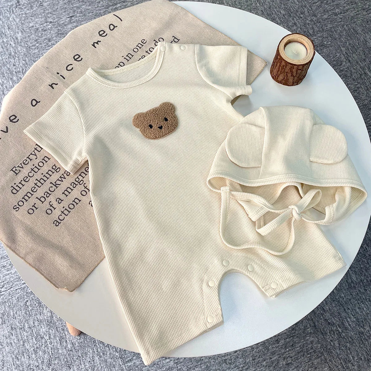 Combinaison d'été pour bébés filles et garçons, manches courtes, Patch gaufré, ours, nouveau-né, barboteuse en coton, chapeau cadeau avec oreille, nouvelle collection