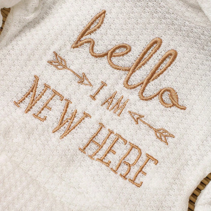 Ylsteed "bonjour" broderie nouveau-né photographie accessoires infantile barboteuse combinaison avec chapeau à nœud bébé à la maison tenue bébé Photo cadeau