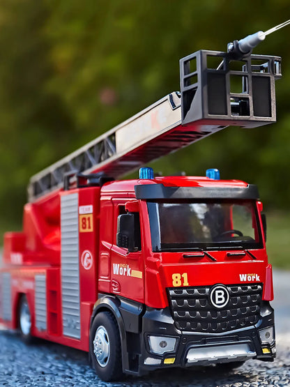 1:18 pétrolier d'eau alliage échelle camion de pompier modèle jouets voiture moulé sous pression en métal ingénierie véhicule portes ouvert son lumière jouet garçon cadeau