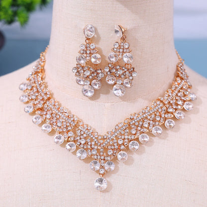 Vente chaude nouveauté femmes mode ensemble de bijoux de mariage mariée cristal collier boucles d'oreilles ensemble